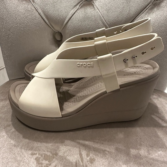CROCS Shoes - Crocs Brooklyn High Wedge Sandals Womens 8 Almond LiteRide Slingback Heel 206222